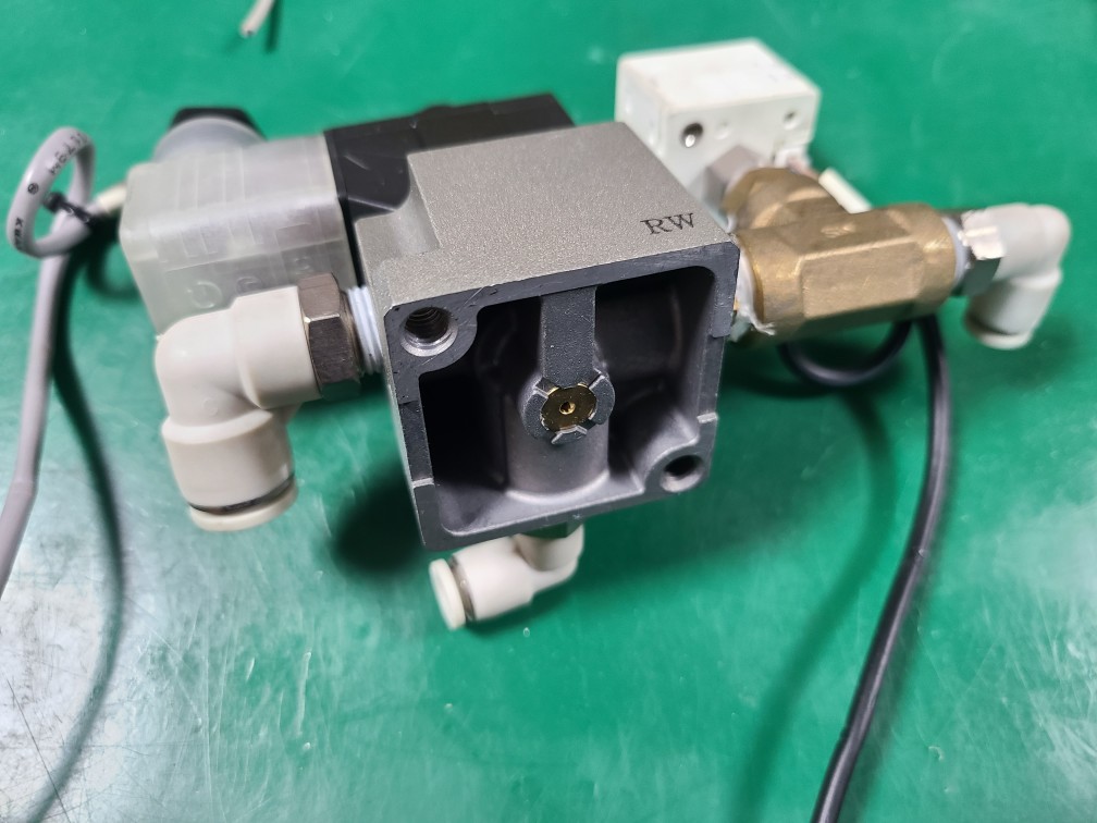 SMC SOLENOIDE VALVE VT317+DP-102 (중고) 솔레노이드 밸브