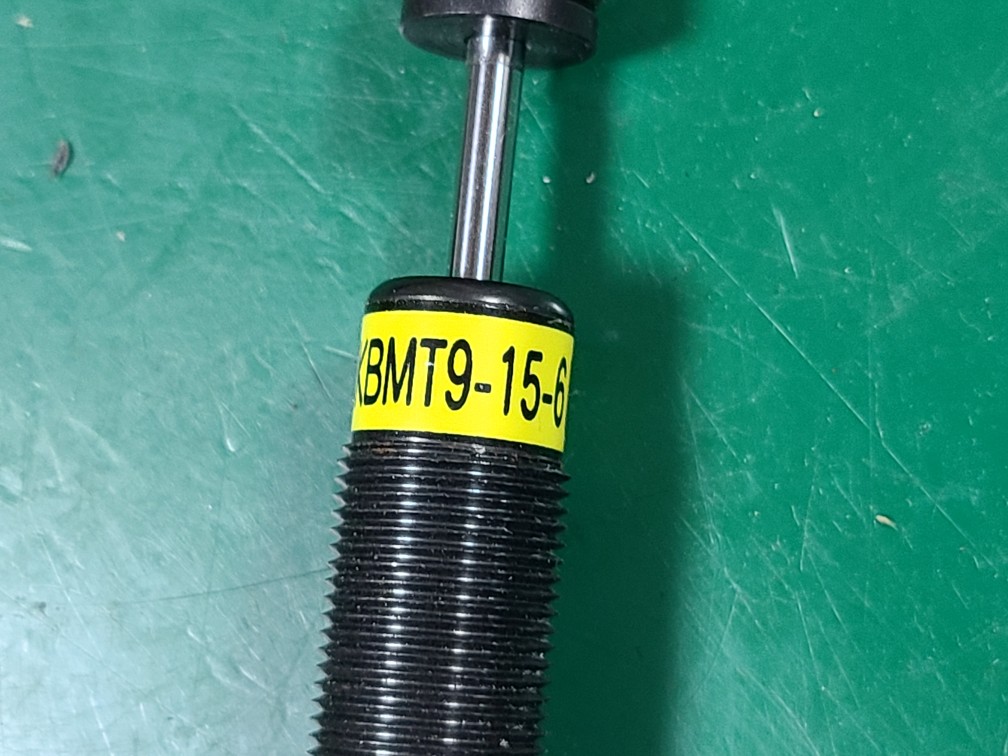 KYB SHOCK ABSORBER KBMT9-15-6 (중고) 쇼크 업소버