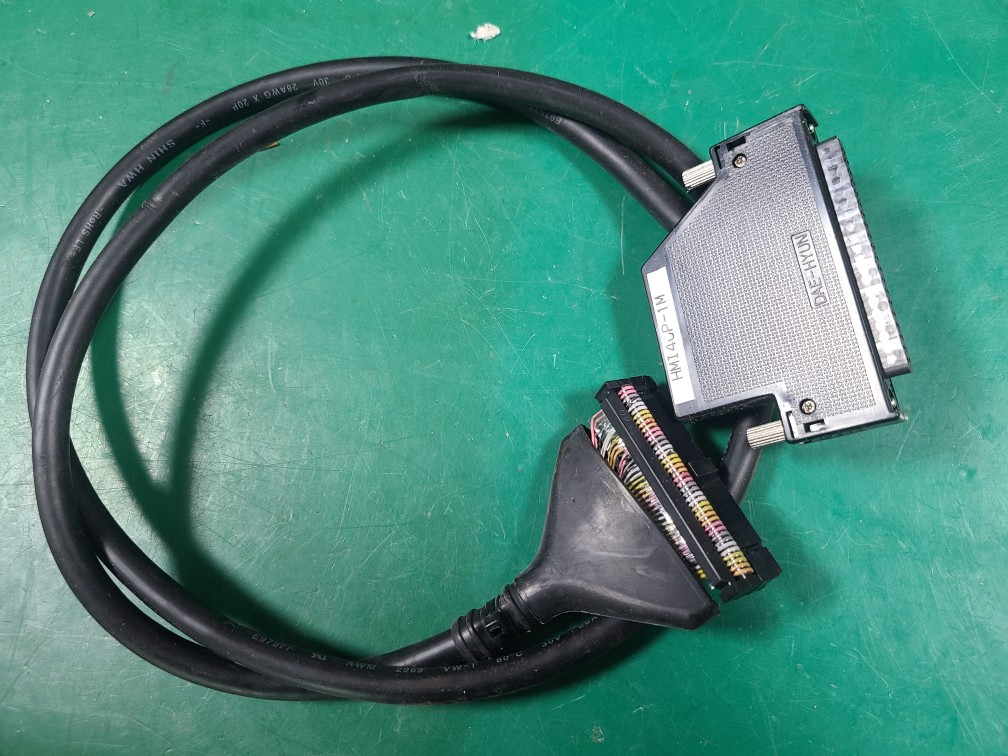 PLC I/O CABLE HMI40P-1M (중고)