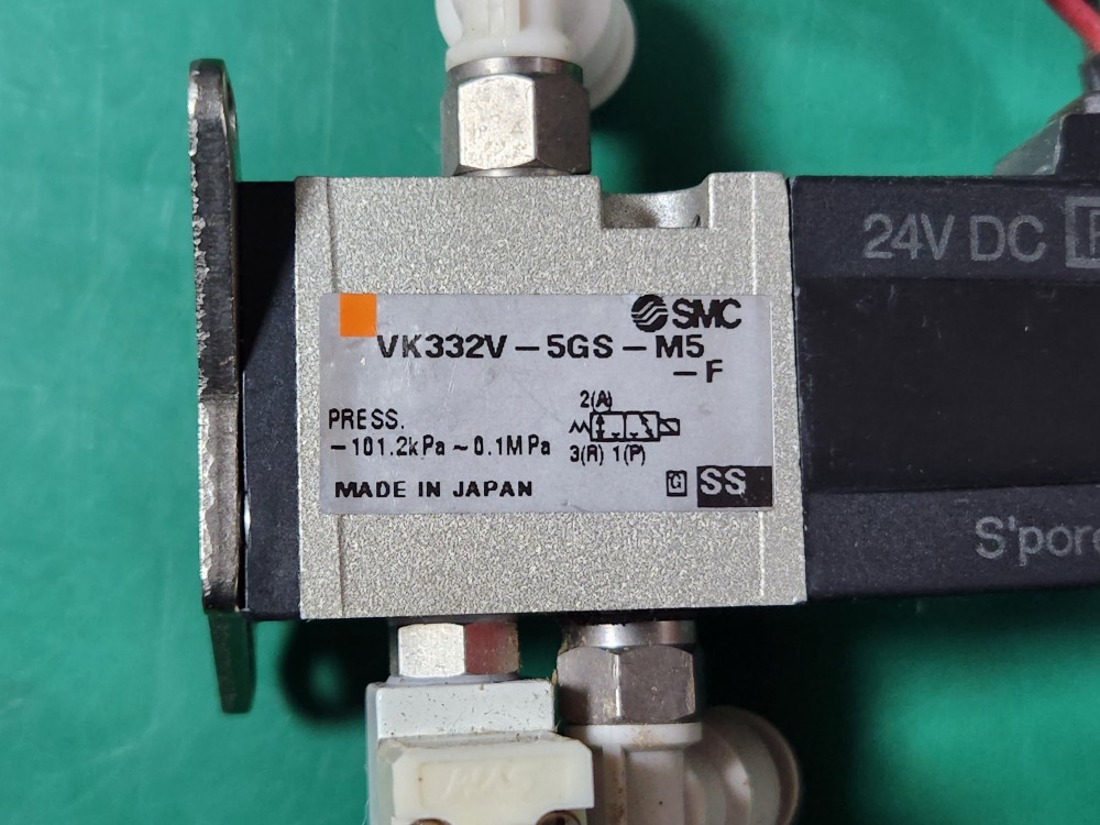 SMC SOLENOID VALVE VK332V-5GS-M5-F  솔벨브(중고)