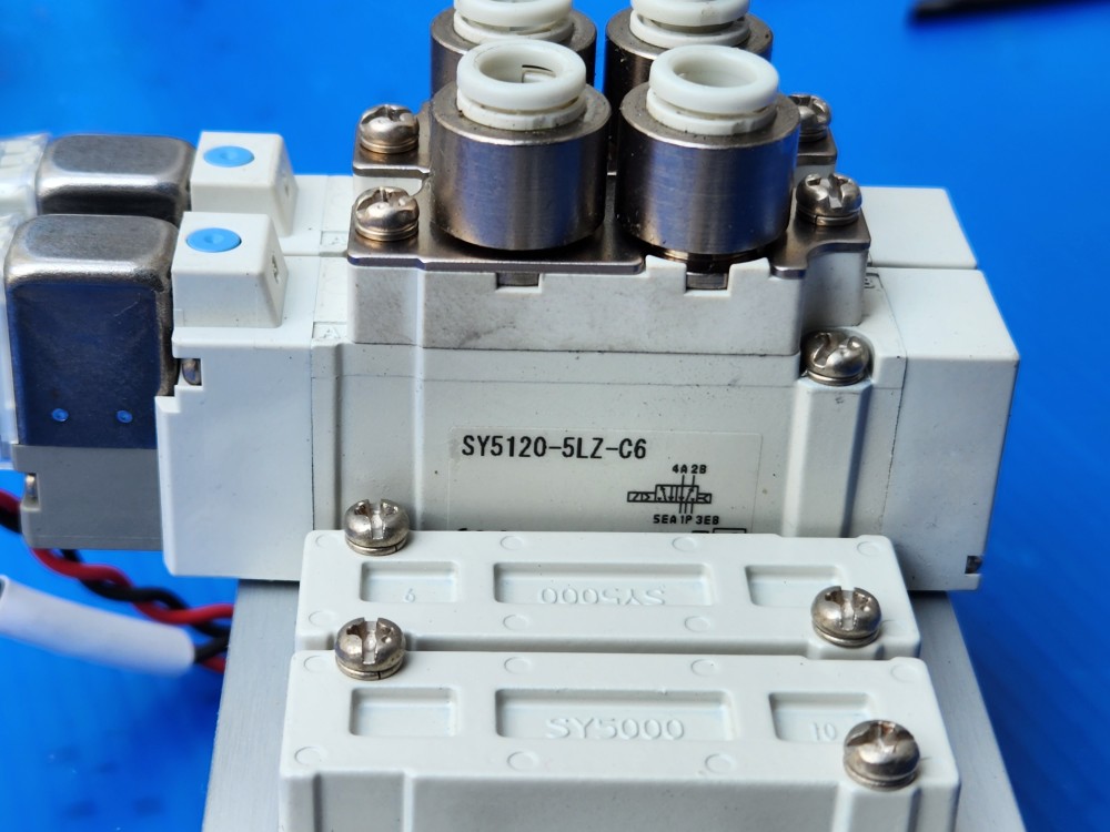 (미사용중고) SMC SOLENOID VALVE SY5120-5LZ-C6(2EA) 솔밸브