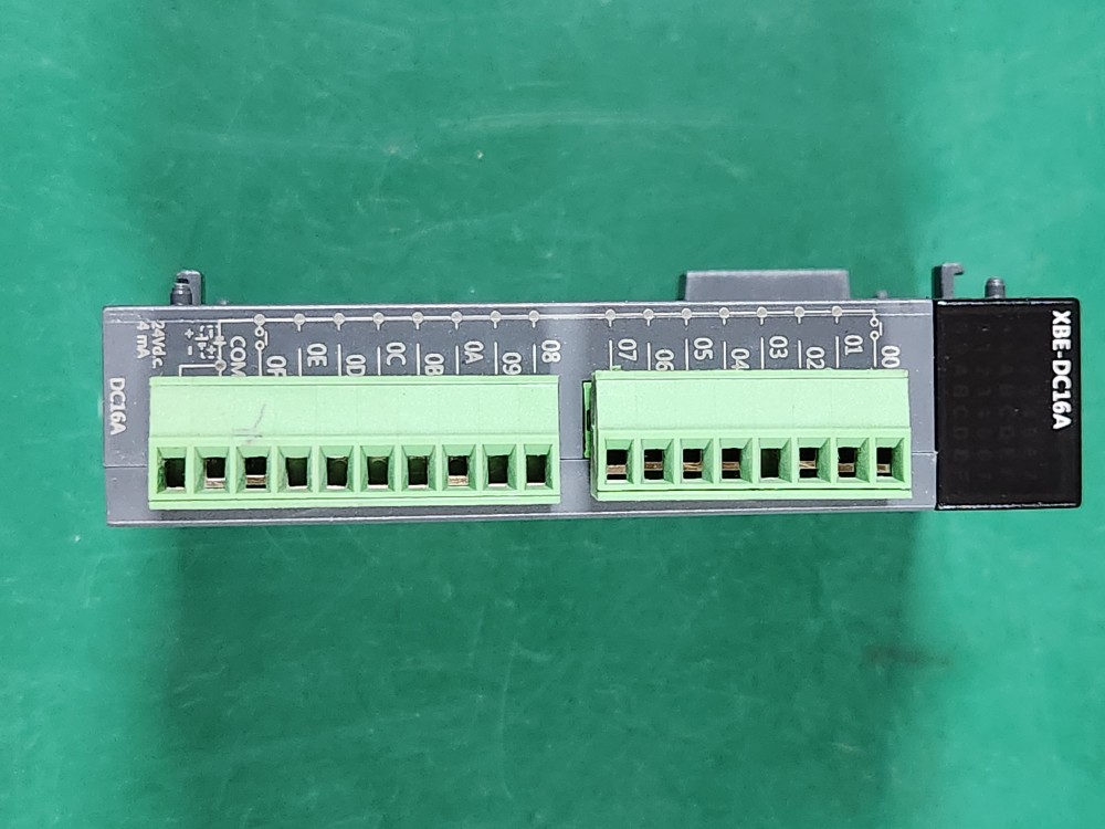 LS산전  PLC XBE-DC16A (V 1.30  V1.20)(중고)