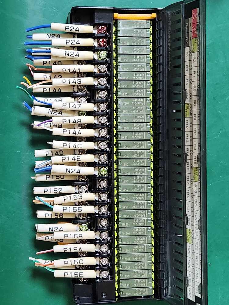 AUTONICS I/O TERMINAL BLOCKS ABS-H32PA-NN  I/O 터미널 단자대 (중고)