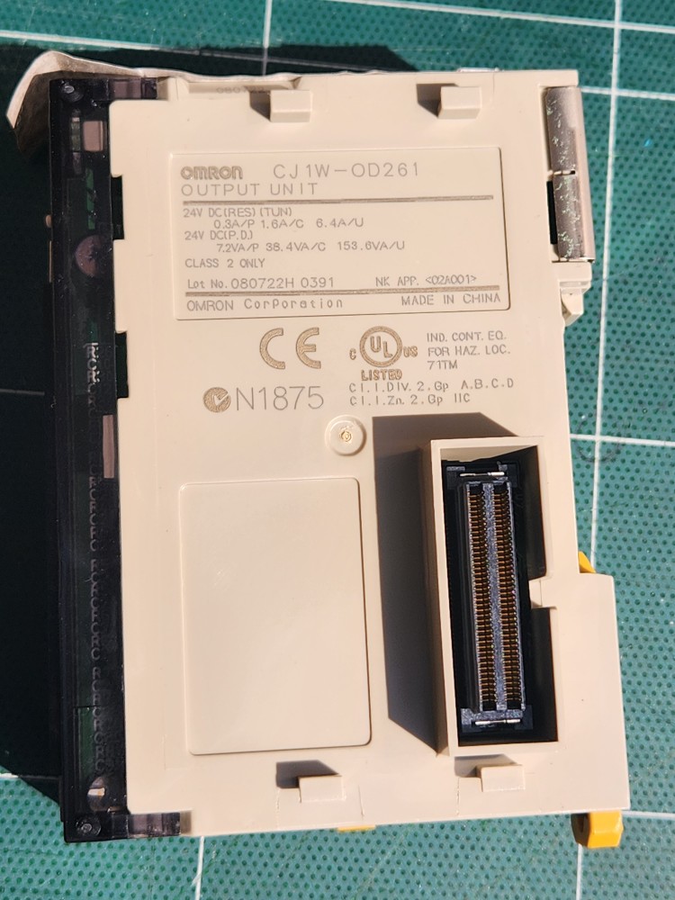 OMRON  PLC OUTPUT UNIT CJ1W-OD261 오므론 아웃풋 유닛 (중고)