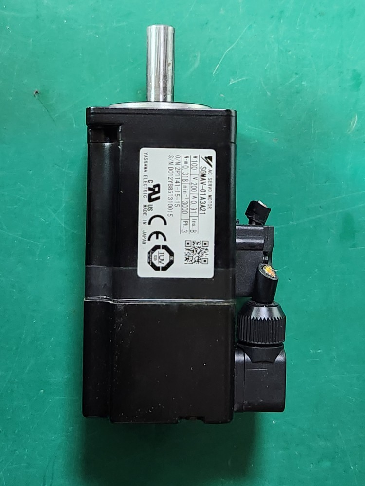 YASKAWA SERVO MOTOR SGMAV-01A3A21 야스카와 서보 모터 (중고)