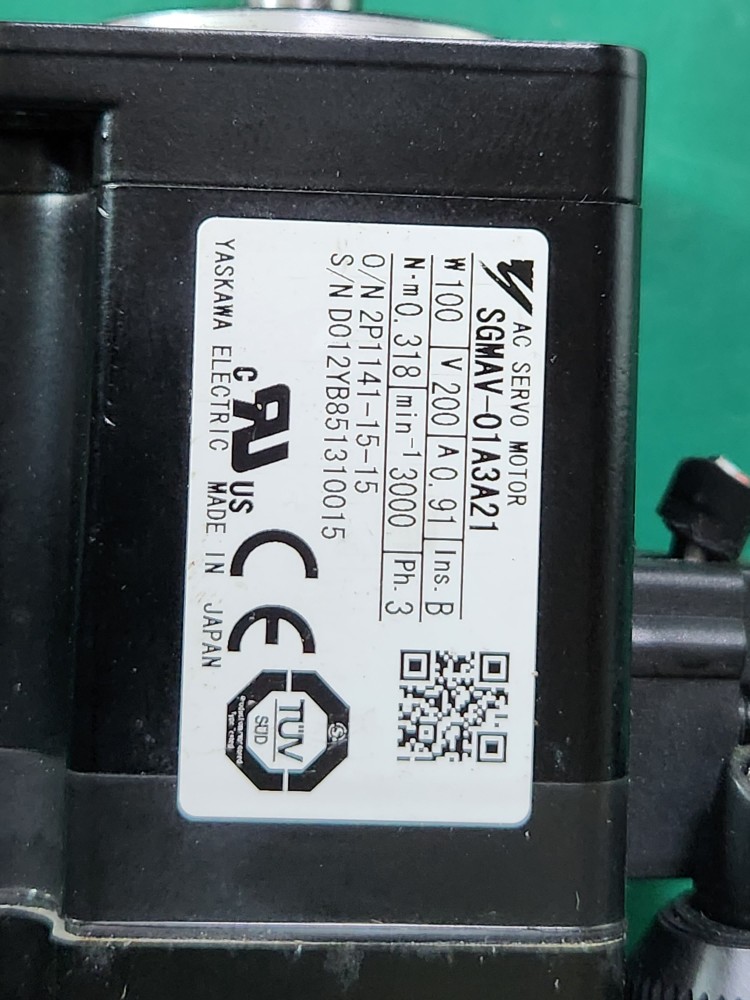 YASKAWA SERVO MOTOR SGMAV-01A3A21 야스카와 서보 모터 (중고)