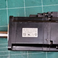 YASKAWA SERVO MOTOR SGMJV-08A3L21 야스카와 서보모터 (중고)