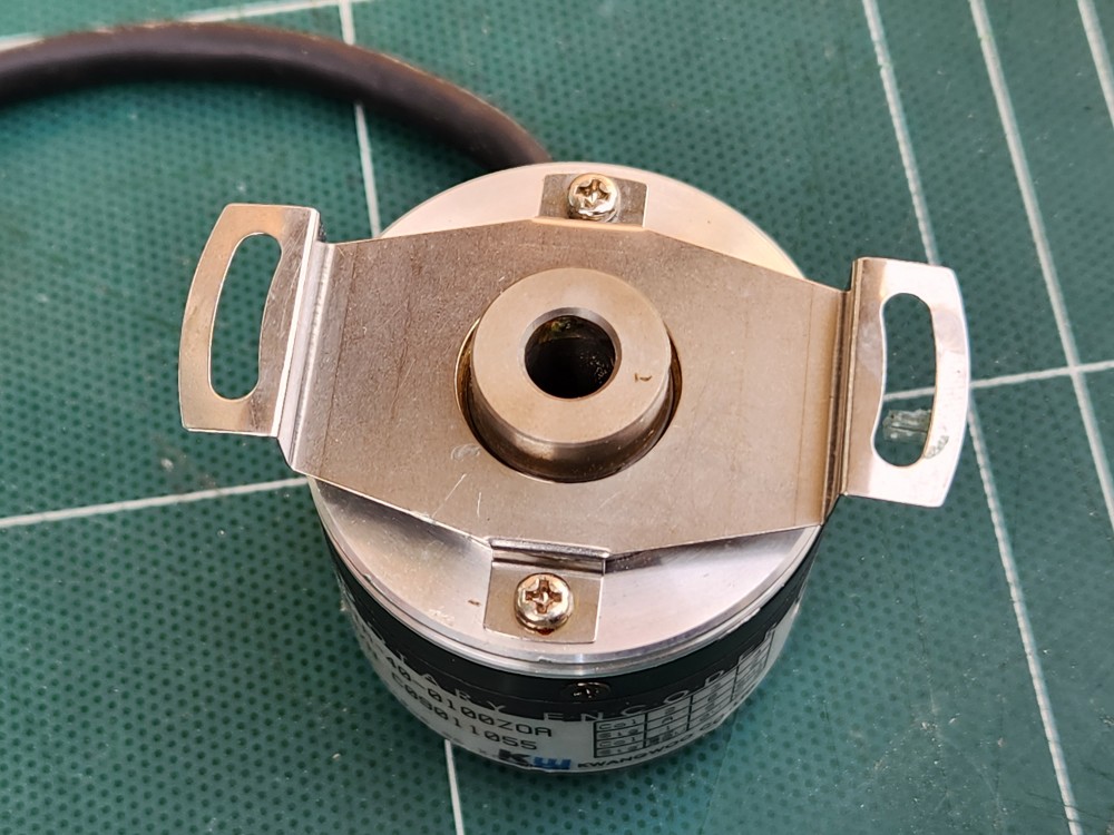 KWANGWO ROTARY ENCODER  RIA-40-0100ZOA 로터리 엔코더 (중고)