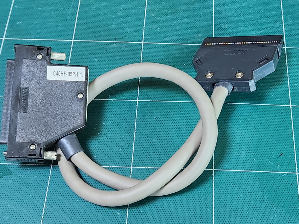 PLC I/O CABLE C40HF-05PH-1 (중고)