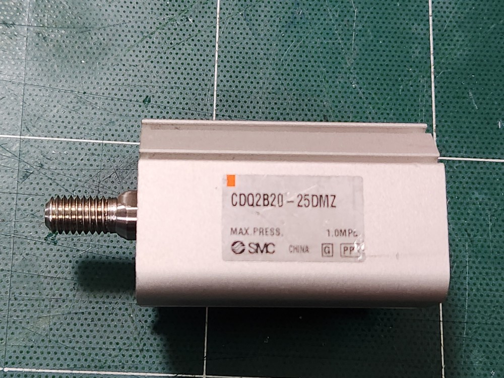 SMC CYLINDER CDQ2B20-25DMZ 실린더 (중고)