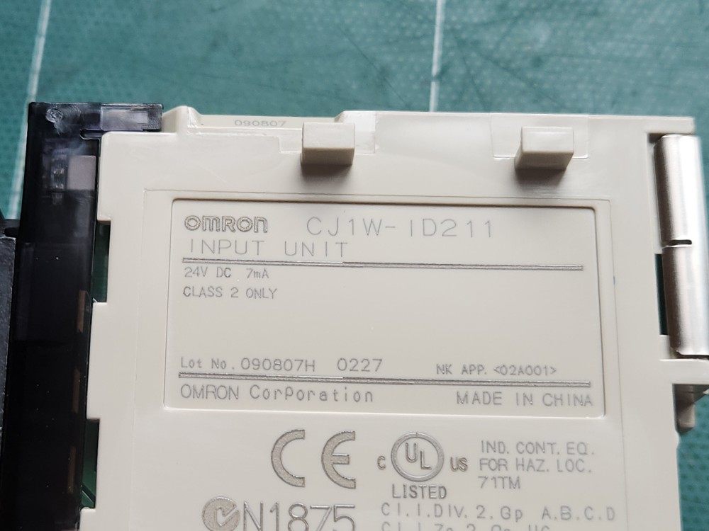 OMRON PLC INPUT UNIT CJ1W-ID211 (중고)