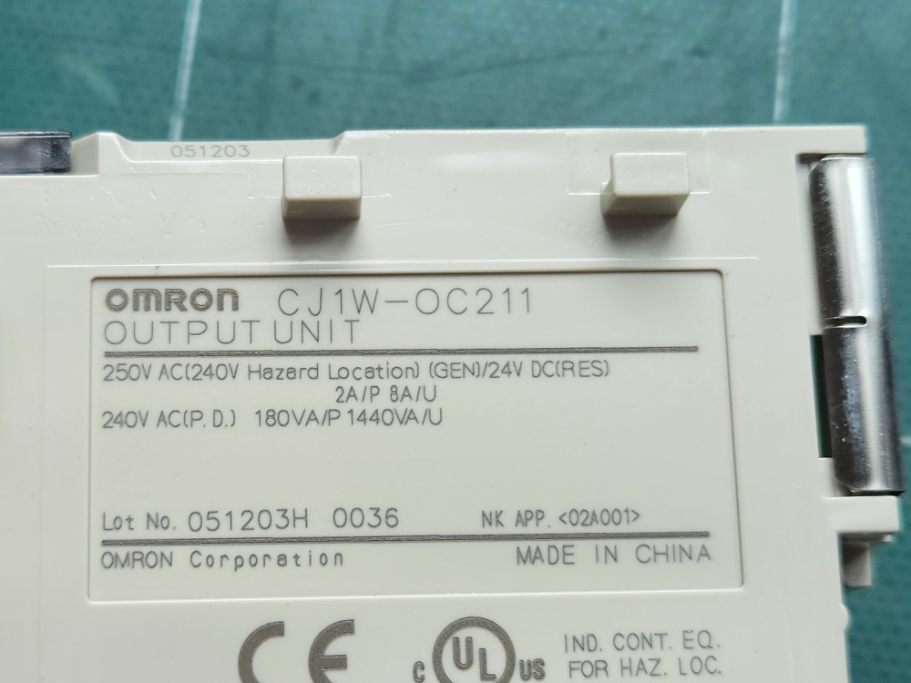 OMRON PLC OUTPUT UNIT CJ1W-OD211, CJ1W-OC211 (중고)