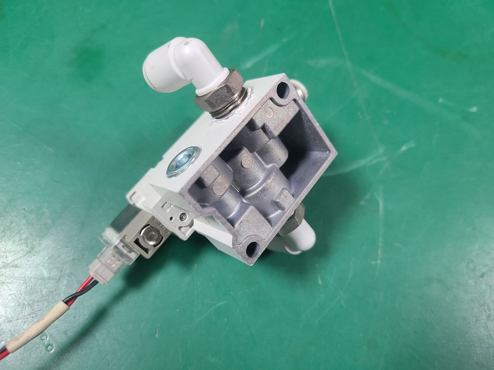 SMC SOLENOID VALVE SYJ714R-5LZ-02 (중고) 솔레노이드밸브