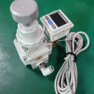 (A급-미사용품) SMC REGULATOR IR2020-02B-A + ISE30A-01-C 정밀 레귤레이터