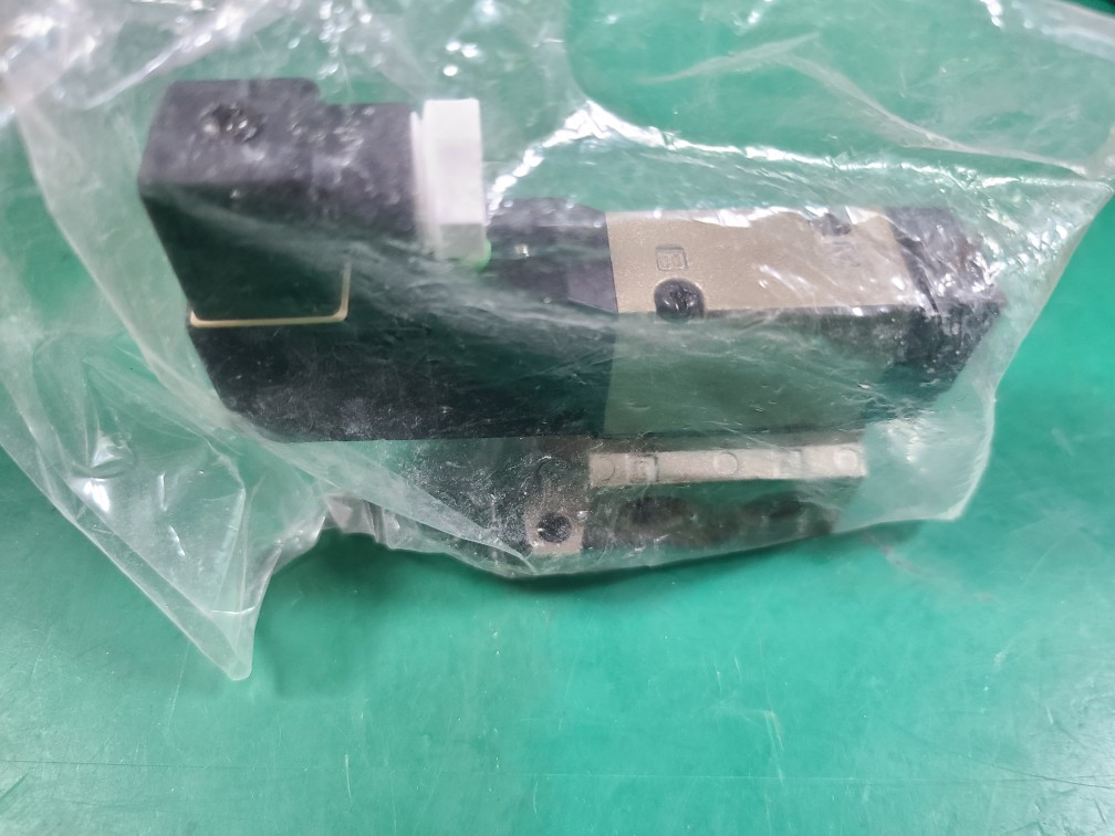 (A급-미사용품) CKD VALVE 4KB110-BK 단품 밸브 파일럿식 5포트 밸브 4KB1 to 4 시리즈