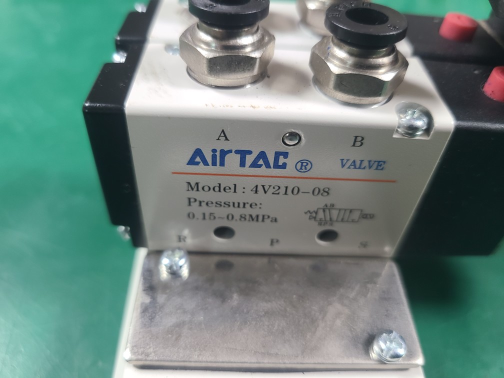 AIRTAC SOLENOIDE VALVE 4V210-08 (2EA) (중고) 에어탁 솔밸브