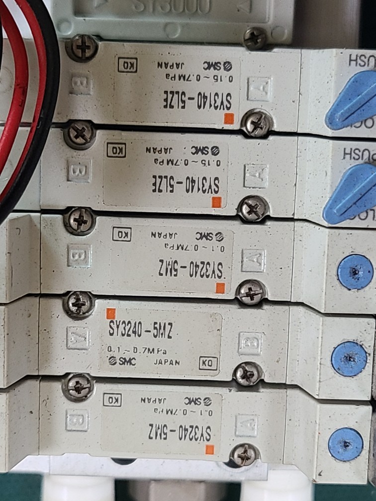 SMC SOLENOIDE VALVE SY3140-5LZE+SY3240-5MZ (중고) 솔밸브