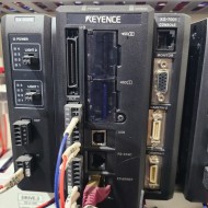 KEYENCE VISION CONTROLLER XG-7001+CA-DC21E (중고)