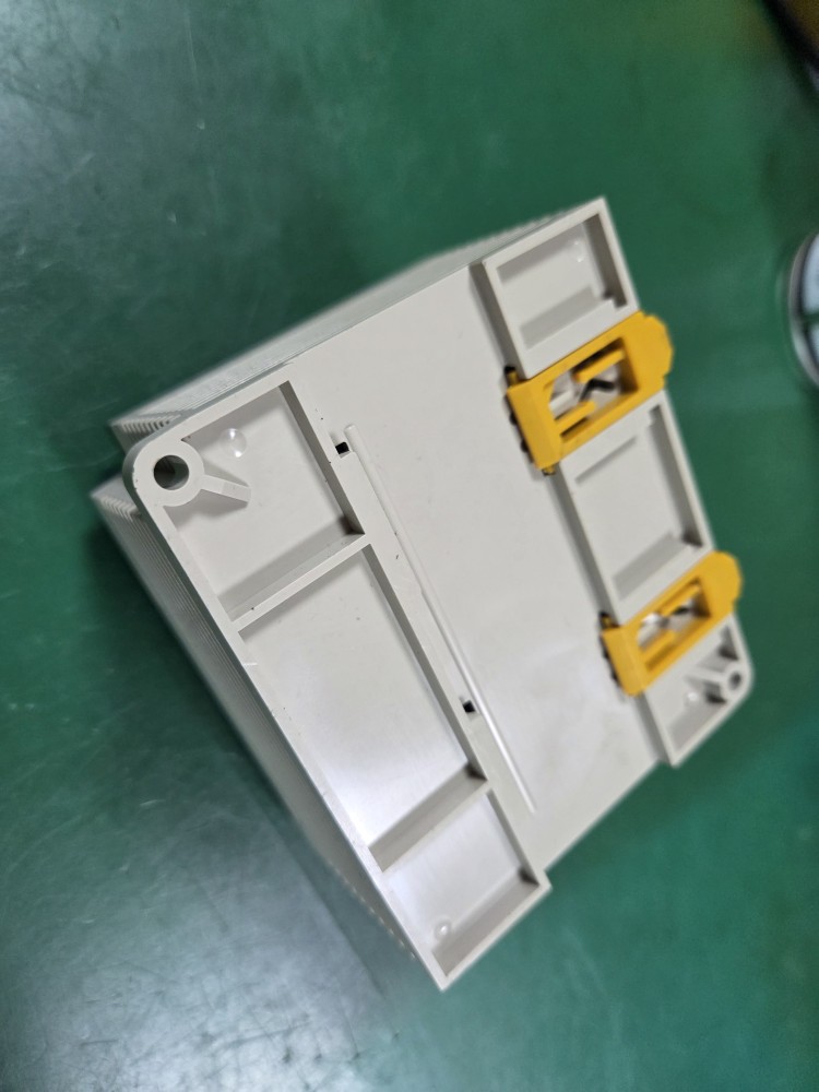 OMRON ID CONTROLLER V600-CA5D02 (중고)