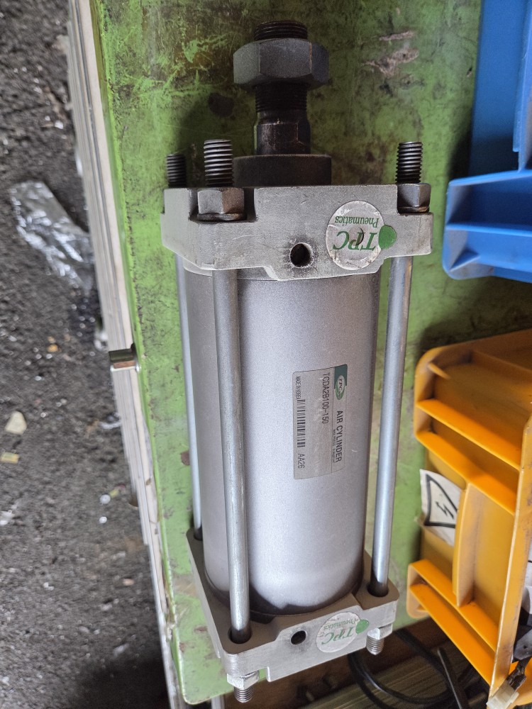 미사용중고 AIR CYLINDER TCDA2B100-150