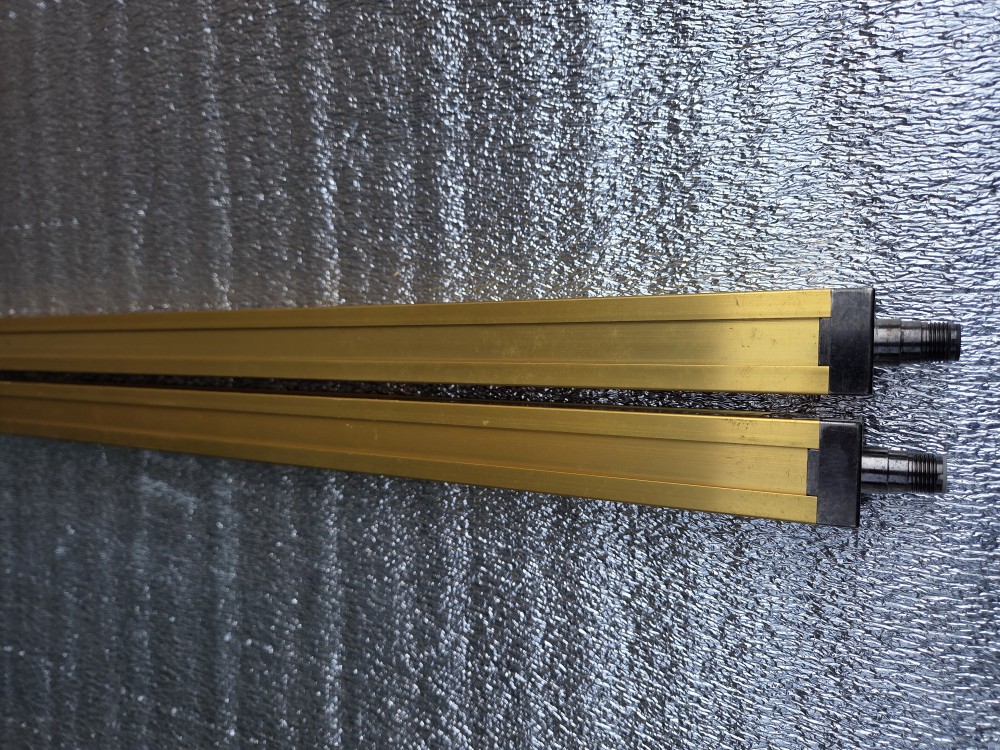 OMRON AREA SENSOR F3SN-A0982P25-D (중고) 오므론 에이어센서