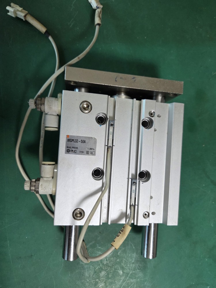 SMC GUIDE CYLINDER MGPL32-50A(중고)