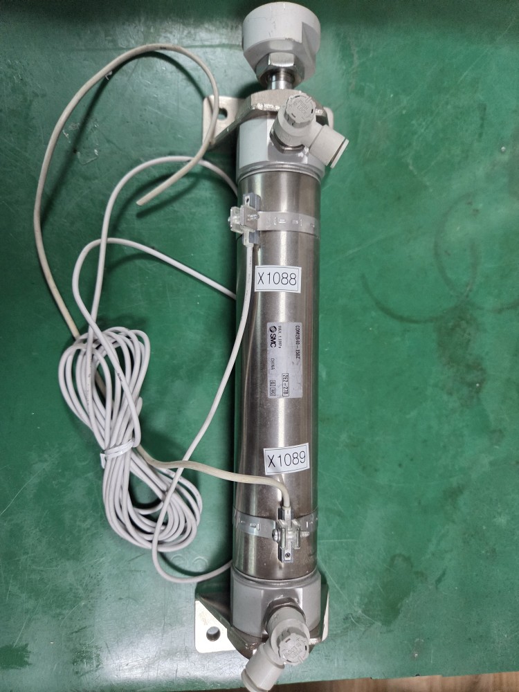 SMC CYLINDER CDM2B40-150Z (중고)