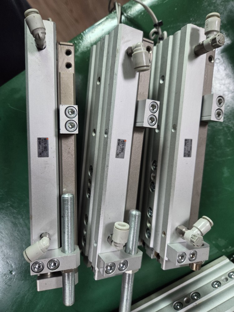 SMC SLIDE TABLE CYLINDER MXQ16-100AS (중고) 슬라이드 테이블 실린더