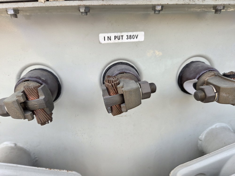 대신공업 유입식 전압조정기 3상 800KVA (중고)