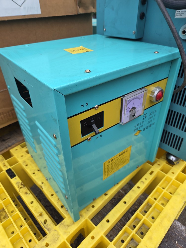 성진전기 전압 조정기 변압기 5KVA (중고)