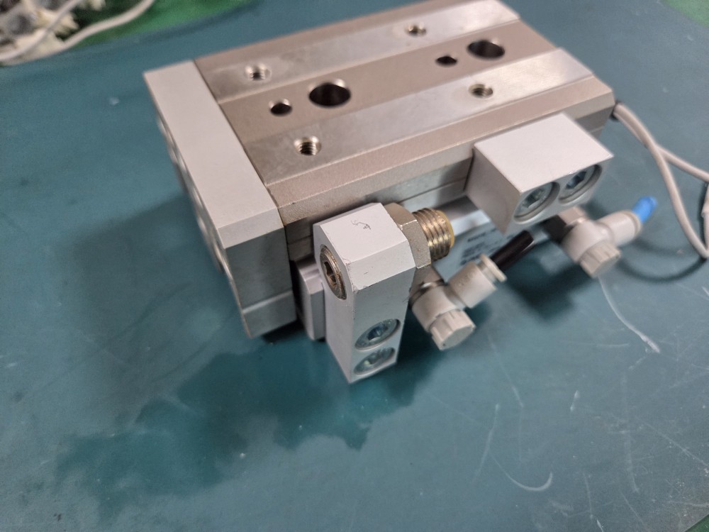 SMC SLIDE CYLINDER MXQ25L-30 (중고) 슬라이드 실린더