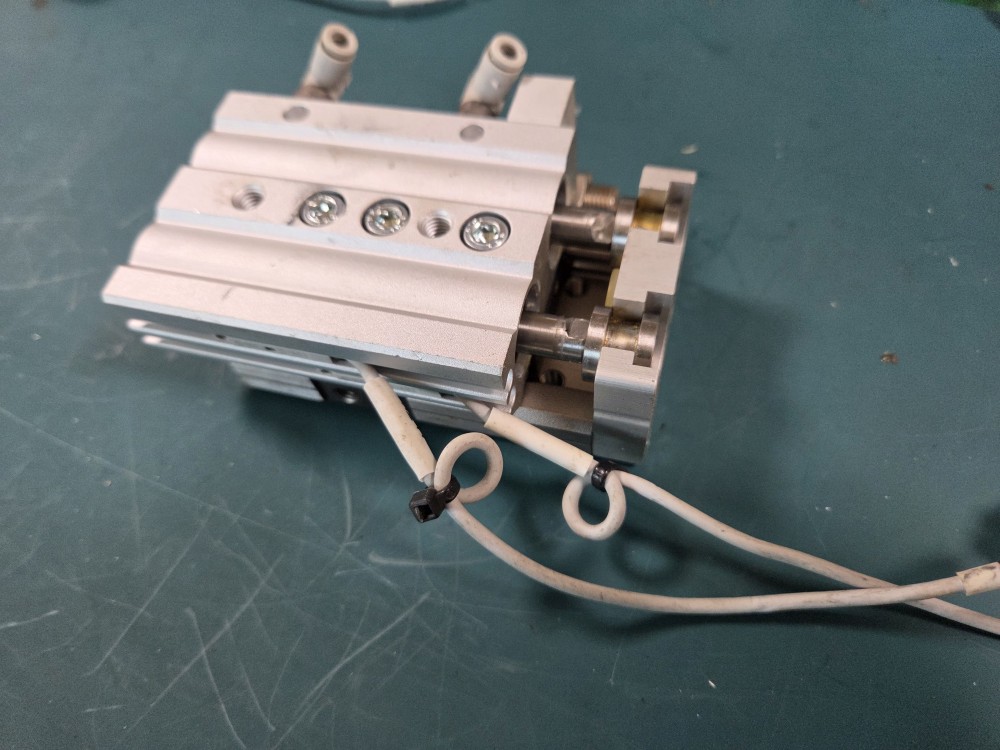 SMC SLIDE CYLINDER MXQ16-20AS (중고) 슬라이드 실린더