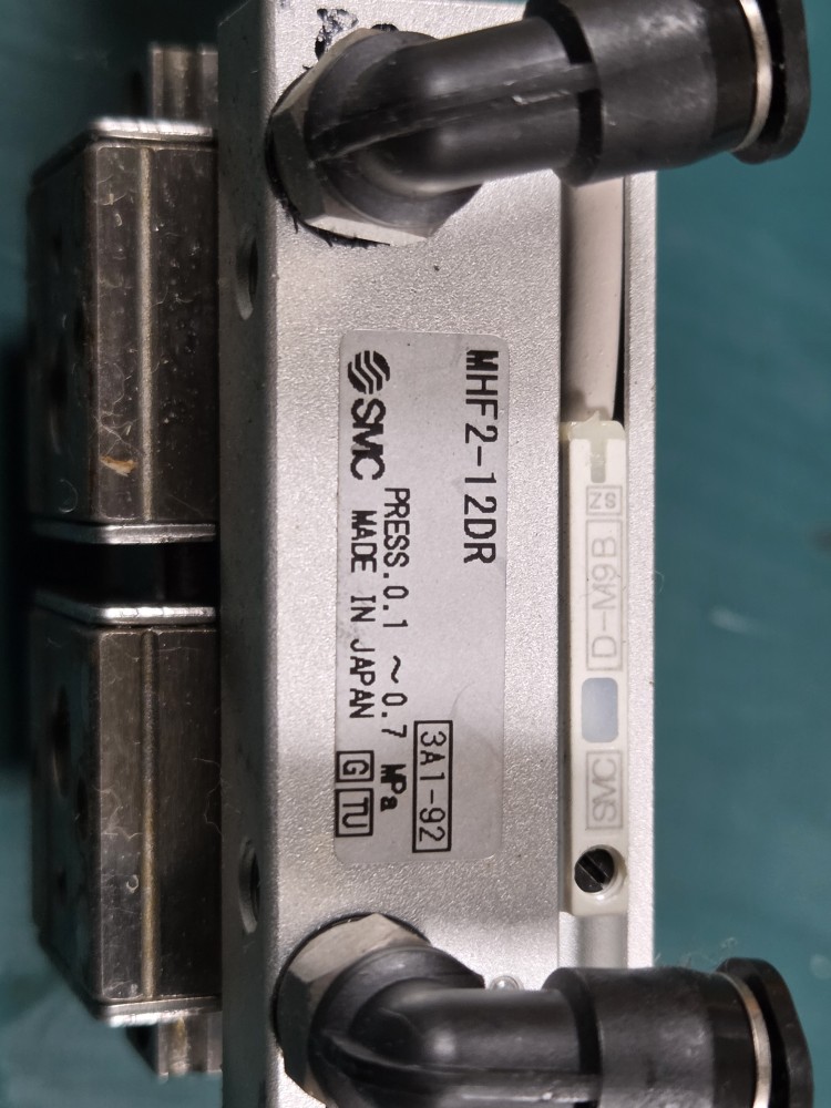 SMC CHUCK CYLINDER MHF2-12DR (중고) 척실린더