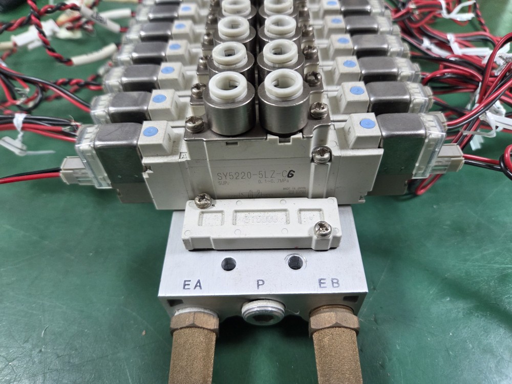 SMC SOLENOID VALVE SY5220-5LZ-C6 (11EA-중고) 솔레노이드 밸브