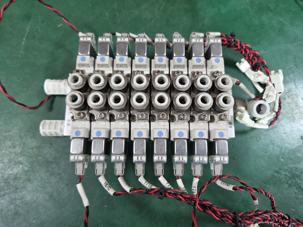 SMC SOLENOID VALVE SY5220-5LZ-C6 (8EA-중고) 솔레노이드 밸브