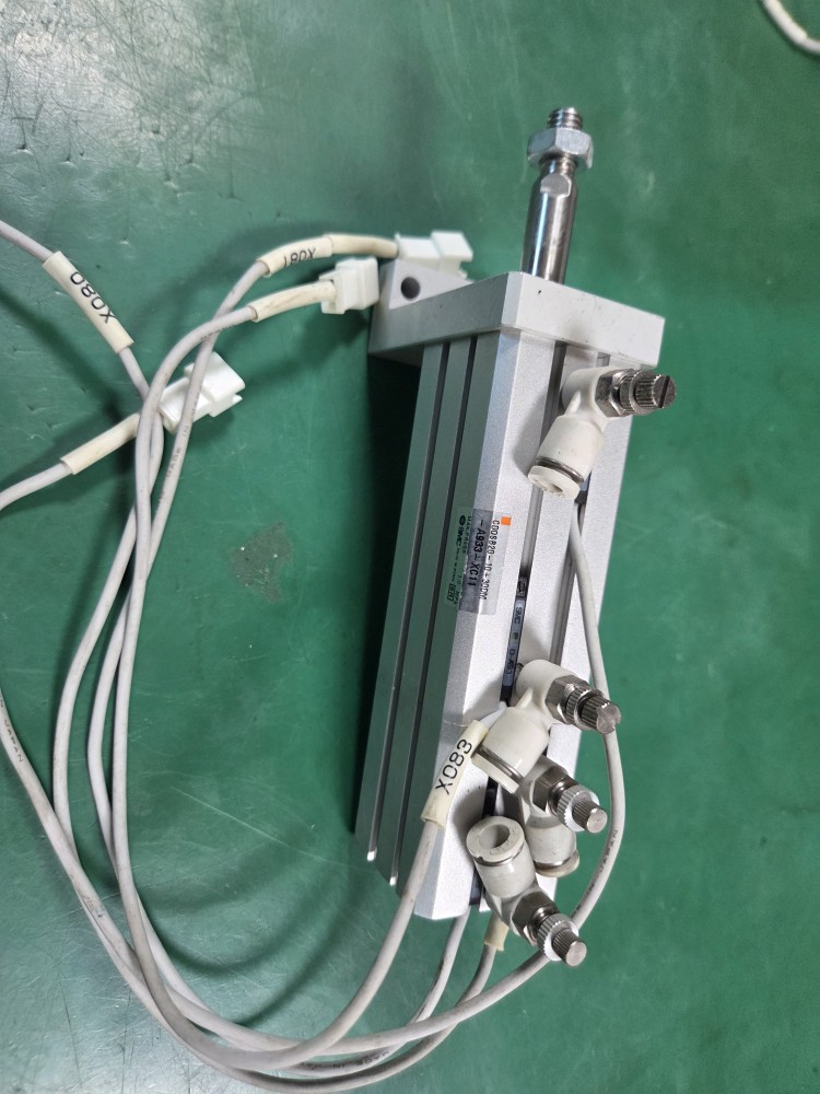 SMC AIR CYLINDER CDQSB20-10+30DM (중고) 에어 실린더