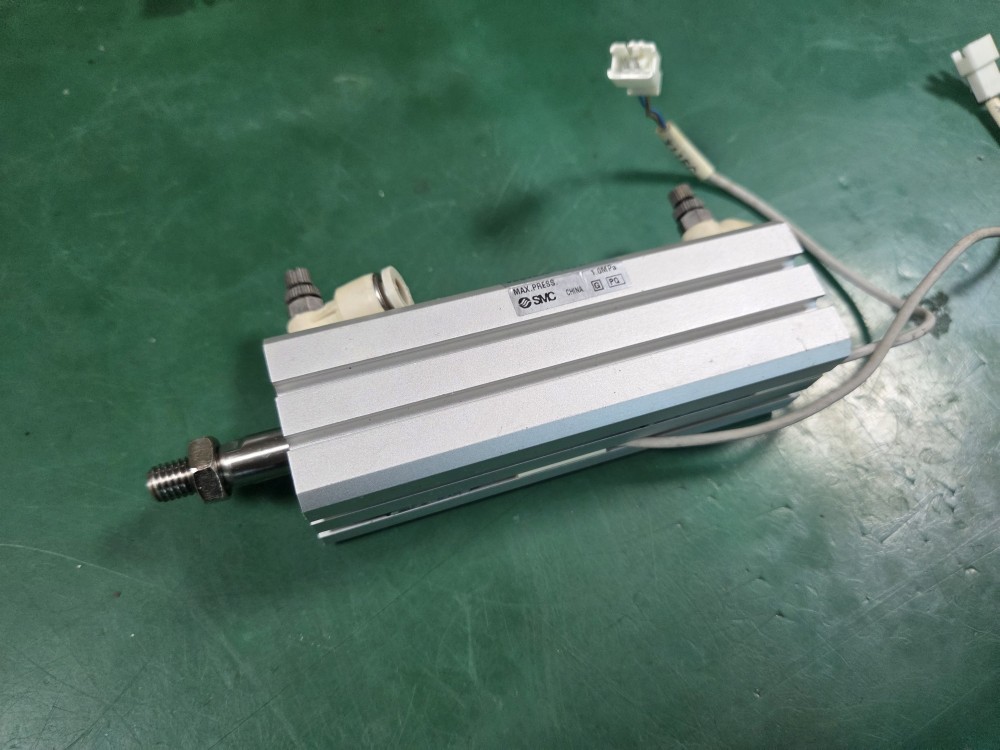 SMC AIR CYLINDER CDQSB20-75DCM (중고) 에어 실린더