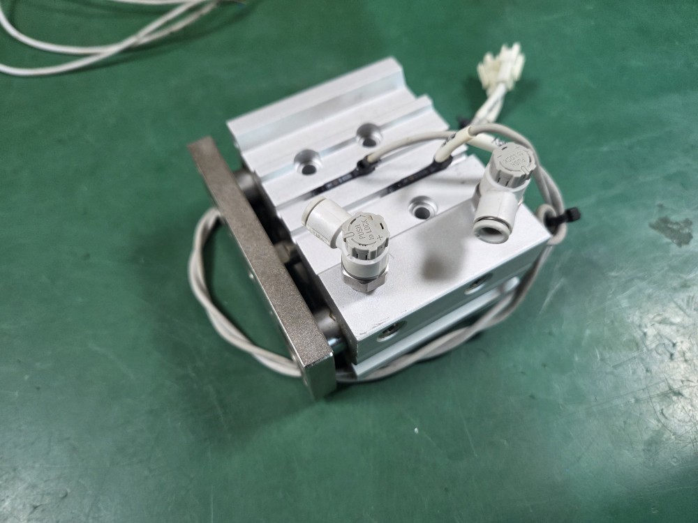 SMC GUIDE CYLINDER MGPM25-25Z (중고) 가이드 실린더