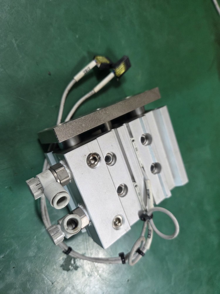 SMC GUIDE CYLINDER MGPM25-30Z (중고) 가이드 실린더