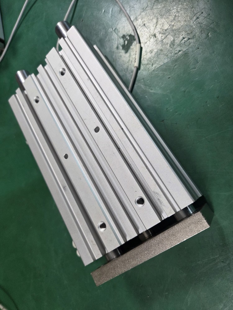 SMC GUIDE CYLINDER MGPM25-125 (중고) 가이드 실린더