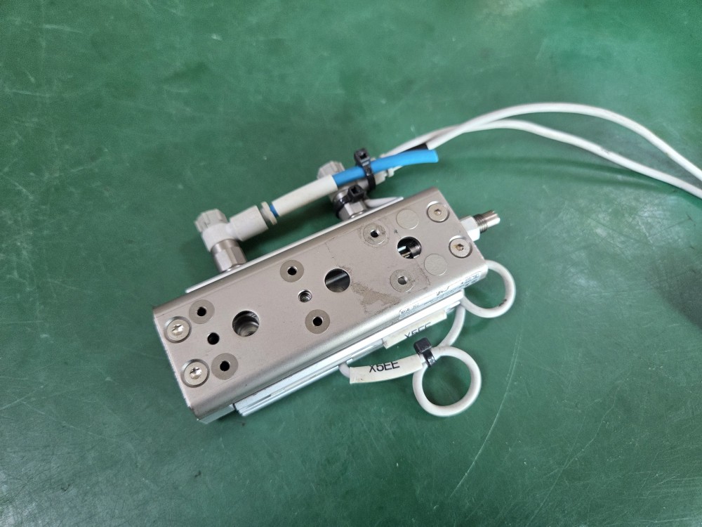 SMC SLIDE CYLINDER MXQ8-30Z (중고)