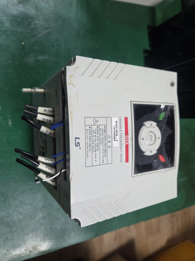 LS INVERTER SV037iG5A-4 (중고) 인버터