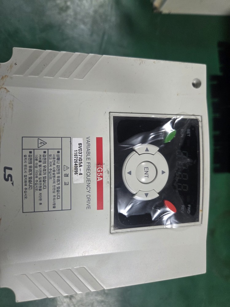 LS INVERTER SV037iG5A-4 (중고) 인버터