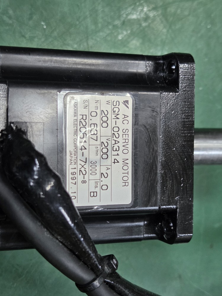 YASKAWA SERVO MOTOR SGM-02A314 (중고) 서보모타