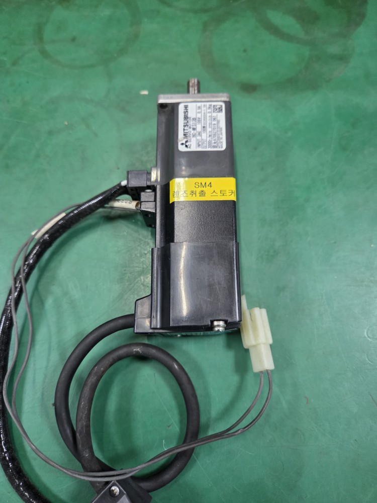 MITSUBISHI SERVO MOTOR HC-MFS13B (100W 중고) 서보모타
