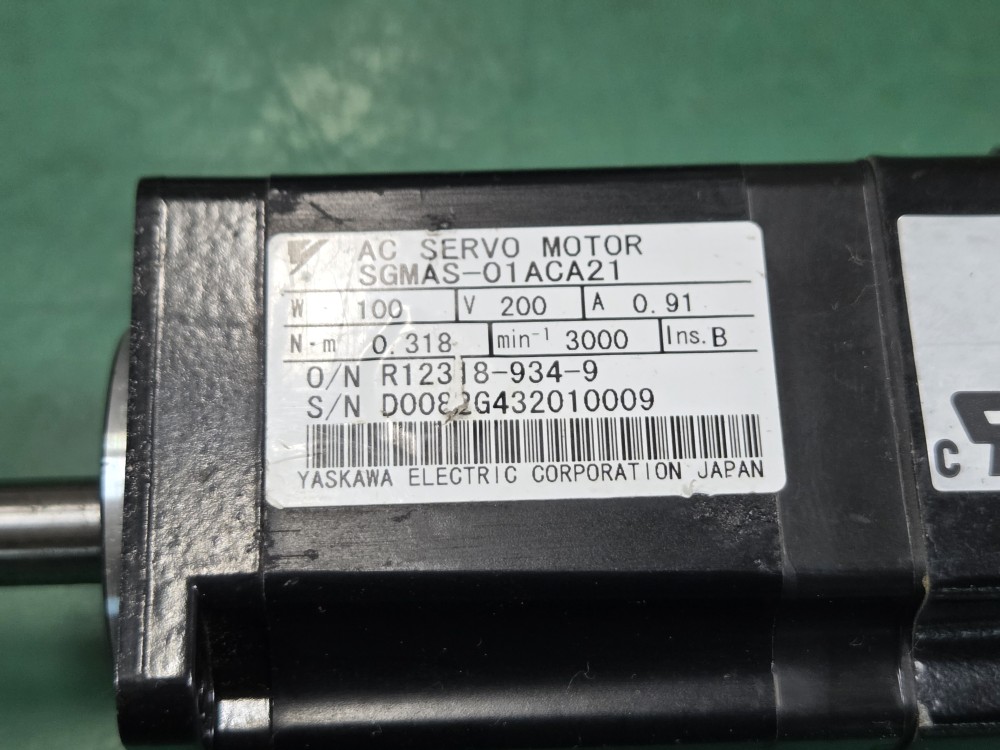 YASKAWA AC SERVO MOTOR SGMAS-01ACA21 (100W 중고)