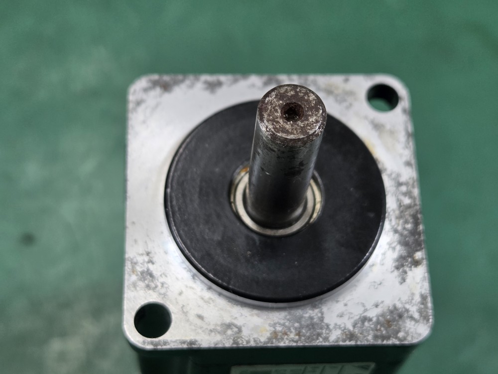 YASKAWA AC SERVO MOTOR SGMAS-01ACA21 (100W 중고)