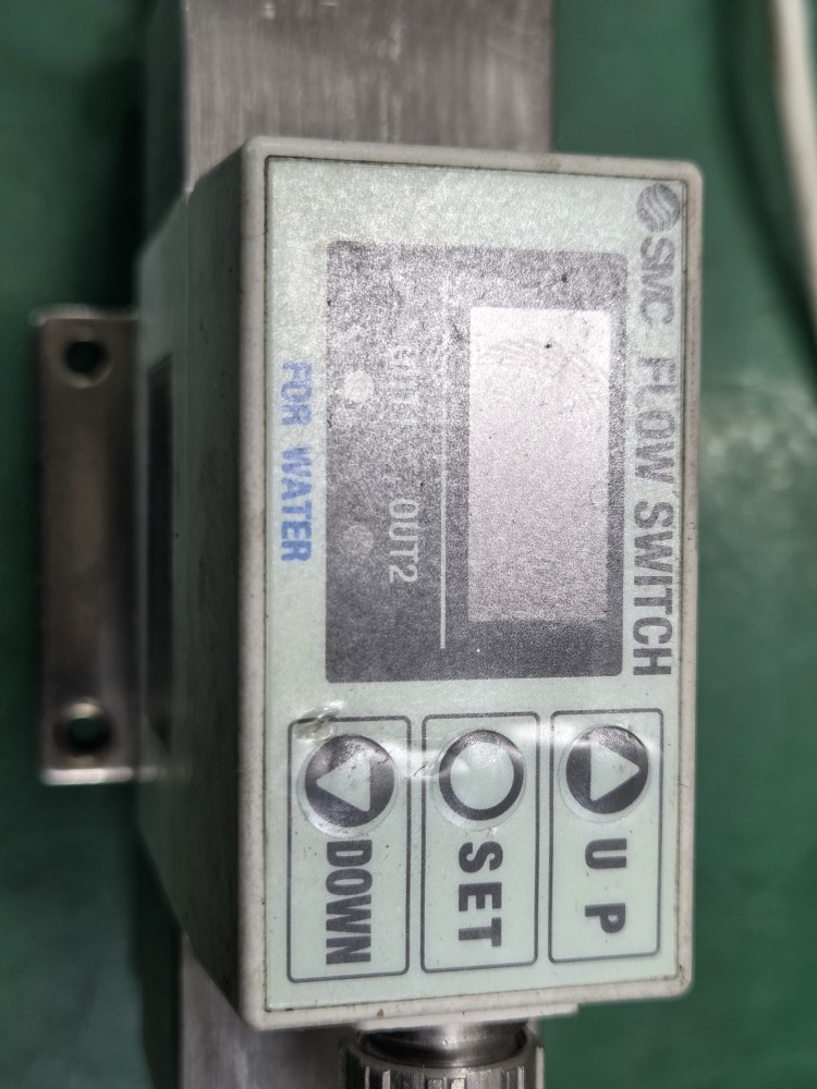 SMC FLOW SWITCH PF2W720-04-27 (중고)