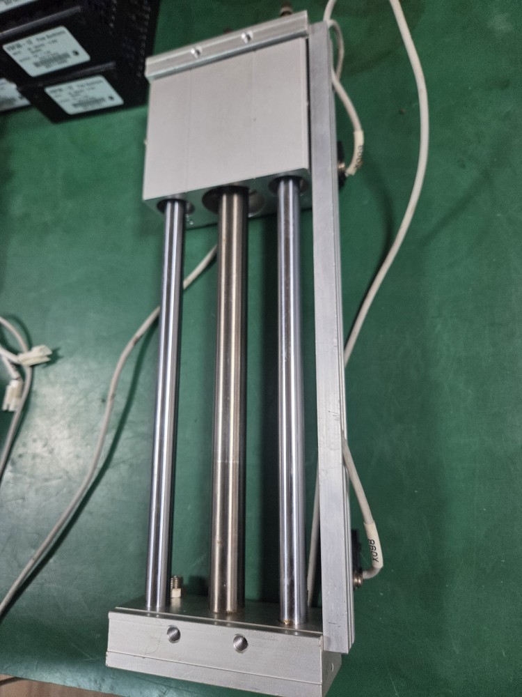 SMC CYLINDER REAL15-200 (중고)