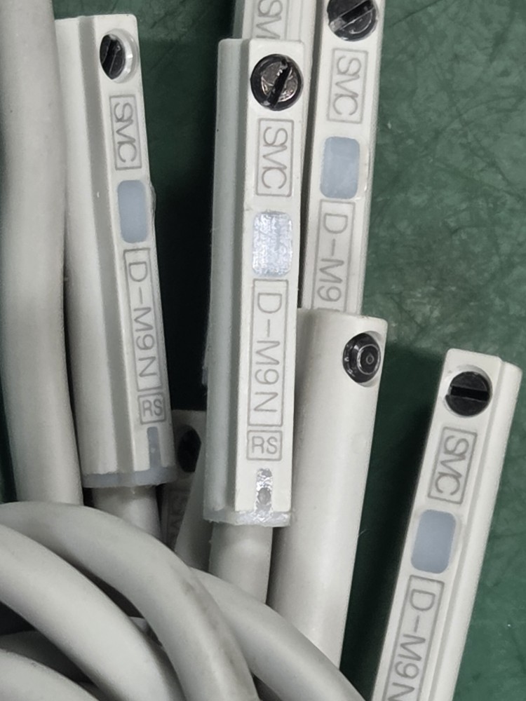 (A급-미사용품) SMC CYLINDER SENSOR D-M9N 실린더 센서